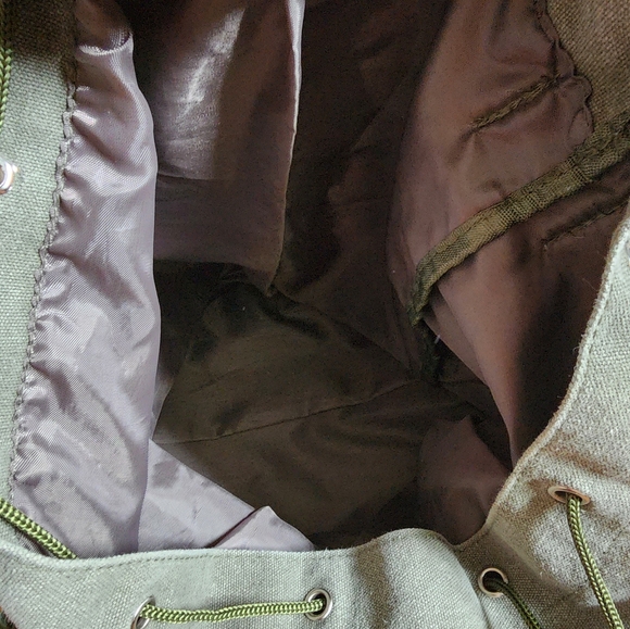 Guess duffle bag - Picture 3 of 3